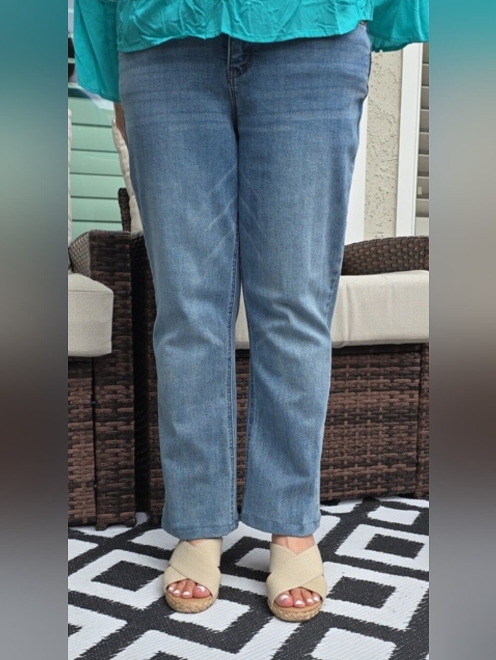 Wit & Wisdom Women’s Straight-Leg Jeans in Light Blue Wash